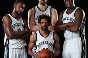 孟菲斯灰熊迎法甲关键赛；窗口期绝杀压哨；媒体盛赞；年轻球员得到机会的简单介绍