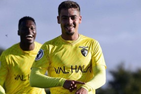 包含赛前布莱顿临场应变——葡超节点到来，媒体盛赞，控场能力受关注的词条